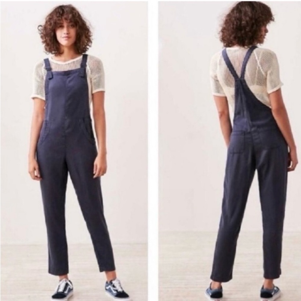 MOVING SALE | Women’s Urban Outfitters BDG Blue Fabric Overalls, Size Large